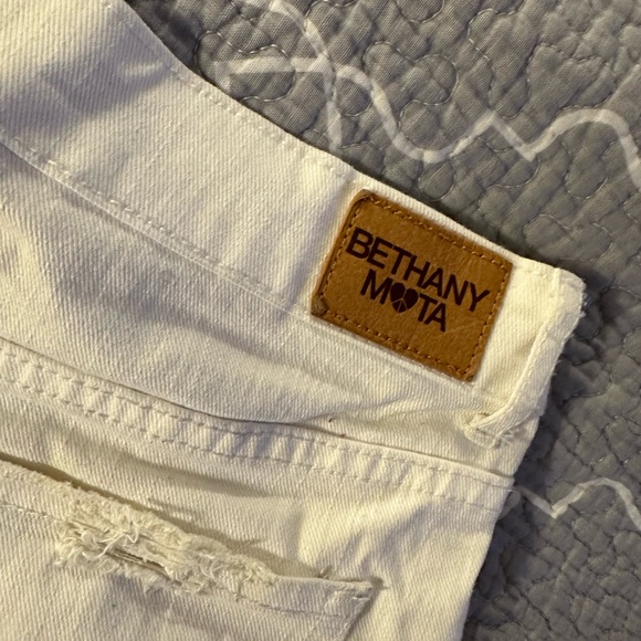 High waisted white shorts - Aeropostale/ Bethany Mota - Picture 3 of 5